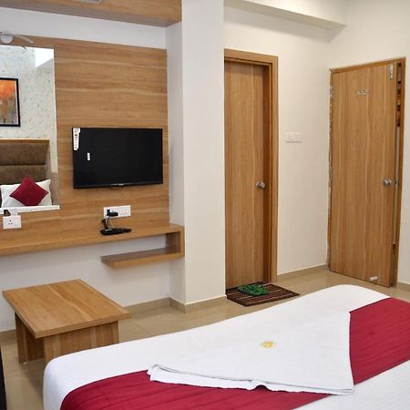 Hotel Newyork Inn Ānand Εξωτερικό φωτογραφία