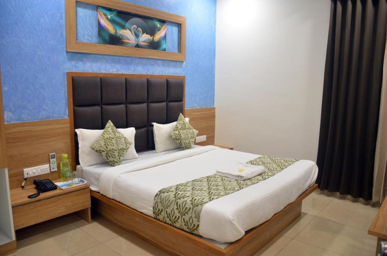 Hotel Newyork Inn Ānand Εξωτερικό φωτογραφία