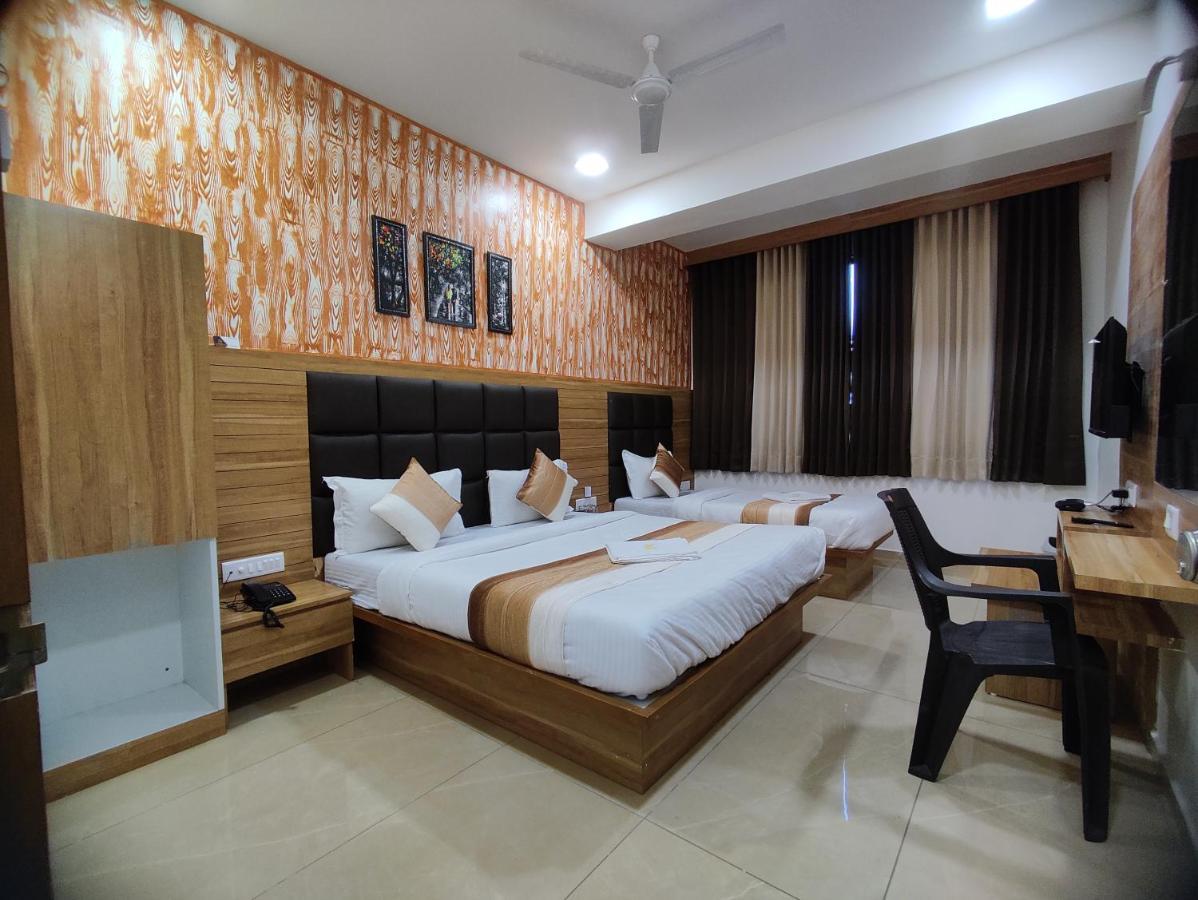 Hotel Newyork Inn Ānand Εξωτερικό φωτογραφία