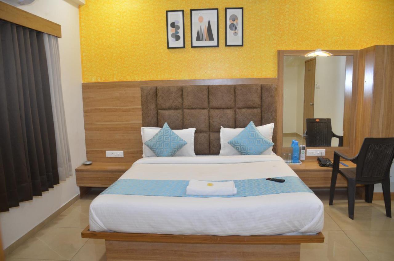 Hotel Newyork Inn Ānand Εξωτερικό φωτογραφία