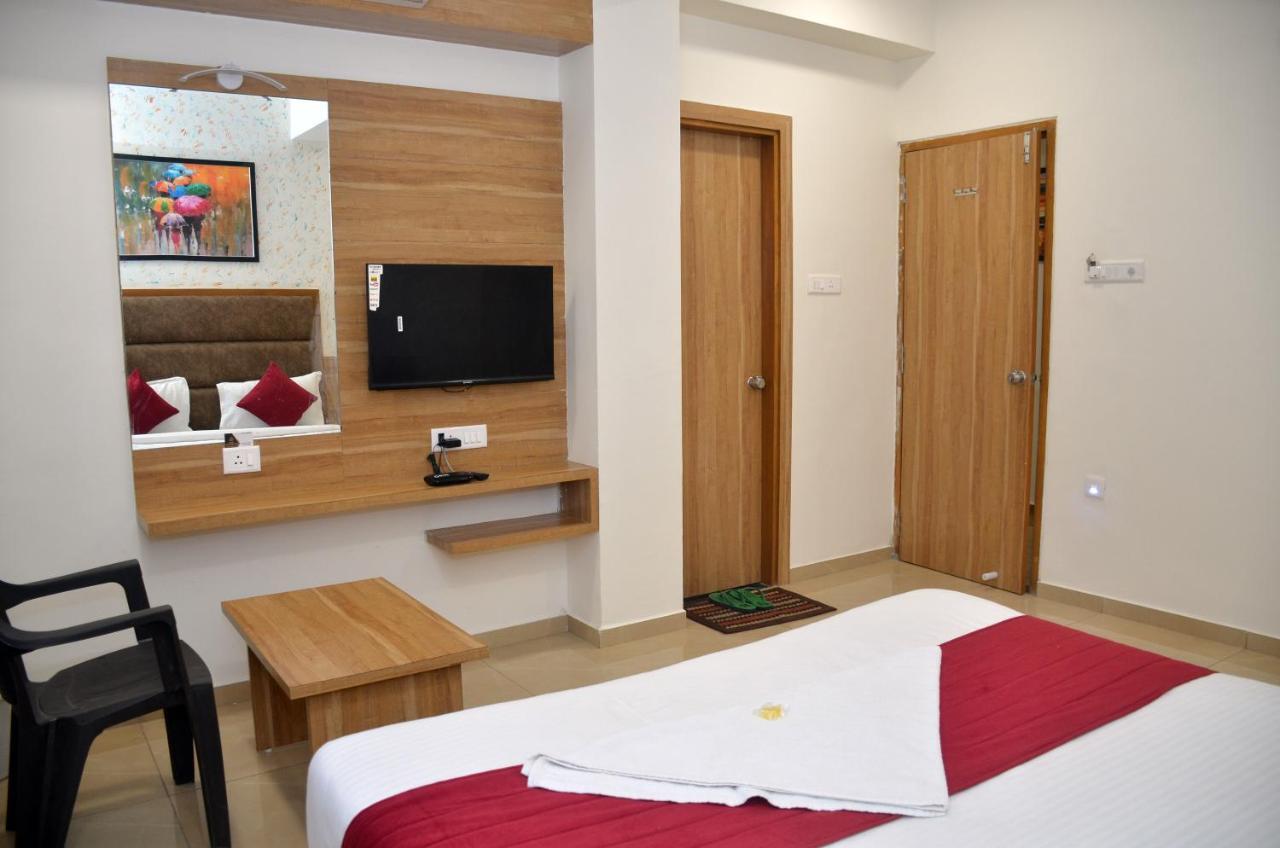 Hotel Newyork Inn Ānand Εξωτερικό φωτογραφία
