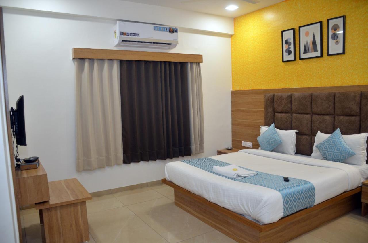 Hotel Newyork Inn Ānand Εξωτερικό φωτογραφία