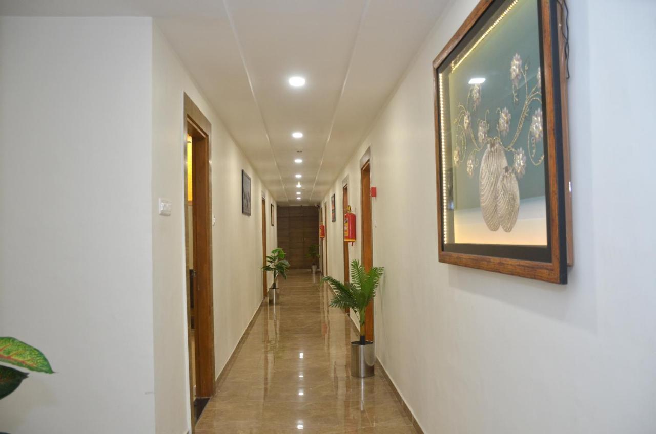 Hotel Newyork Inn Ānand Εξωτερικό φωτογραφία