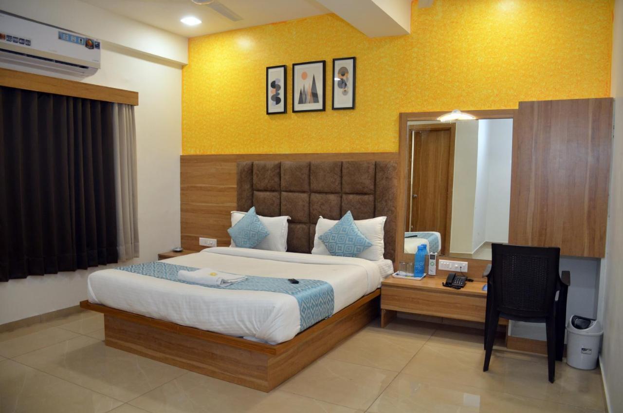 Hotel Newyork Inn Ānand Εξωτερικό φωτογραφία