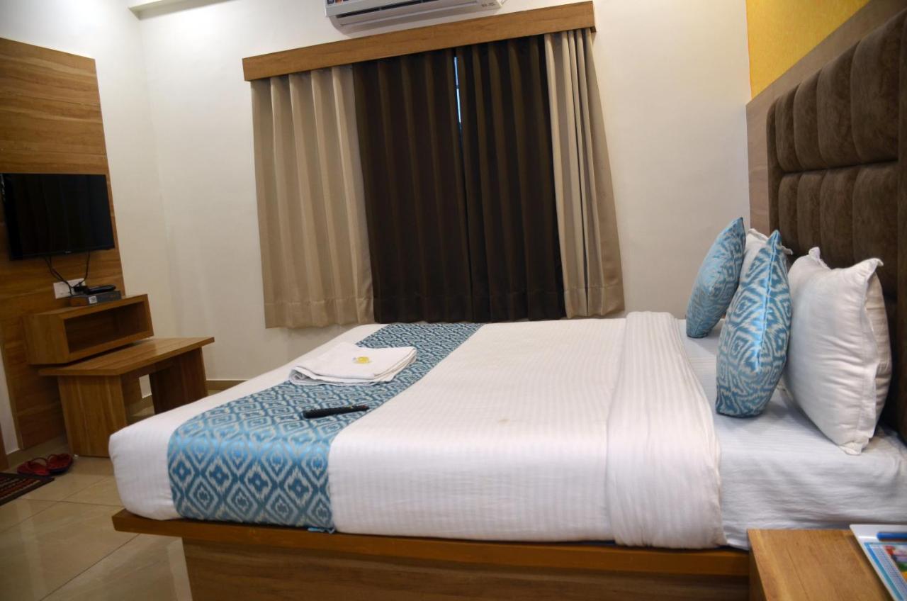 Hotel Newyork Inn Ānand Εξωτερικό φωτογραφία
