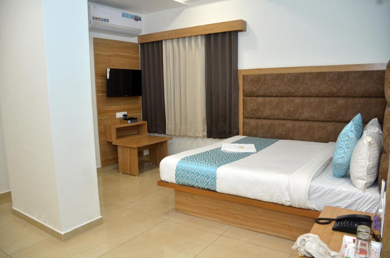 Hotel Newyork Inn Ānand Εξωτερικό φωτογραφία