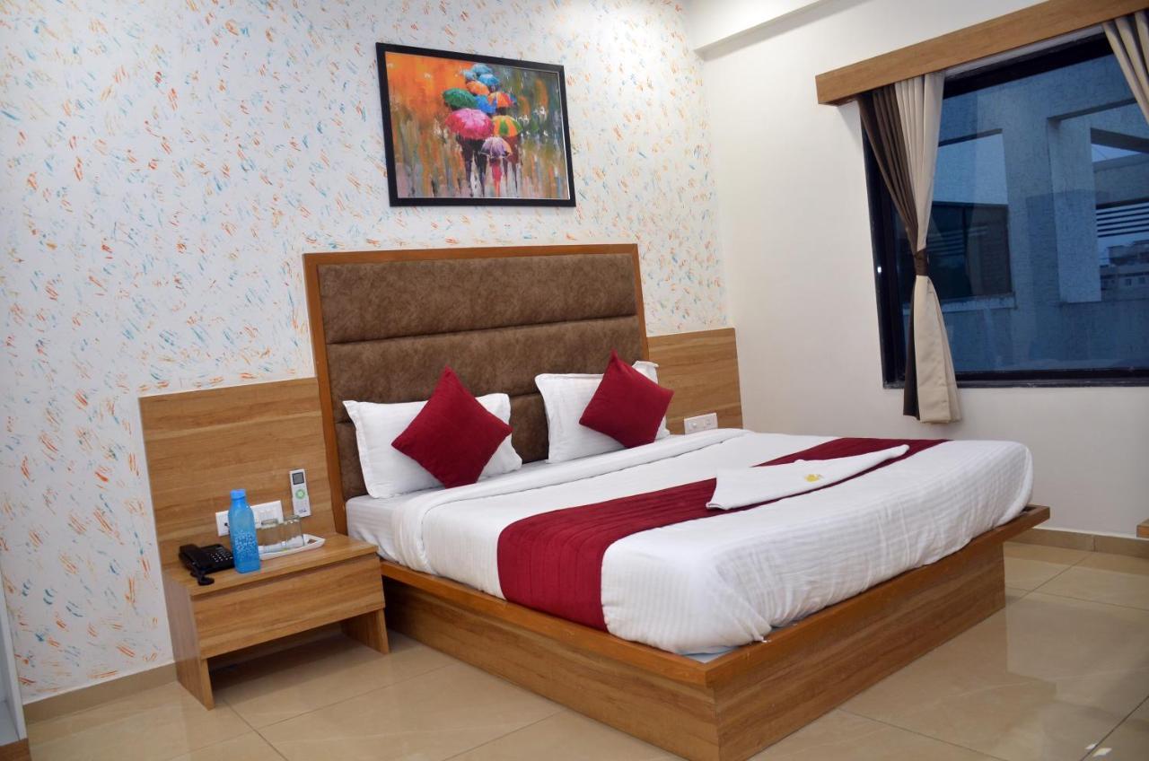 Hotel Newyork Inn Ānand Εξωτερικό φωτογραφία