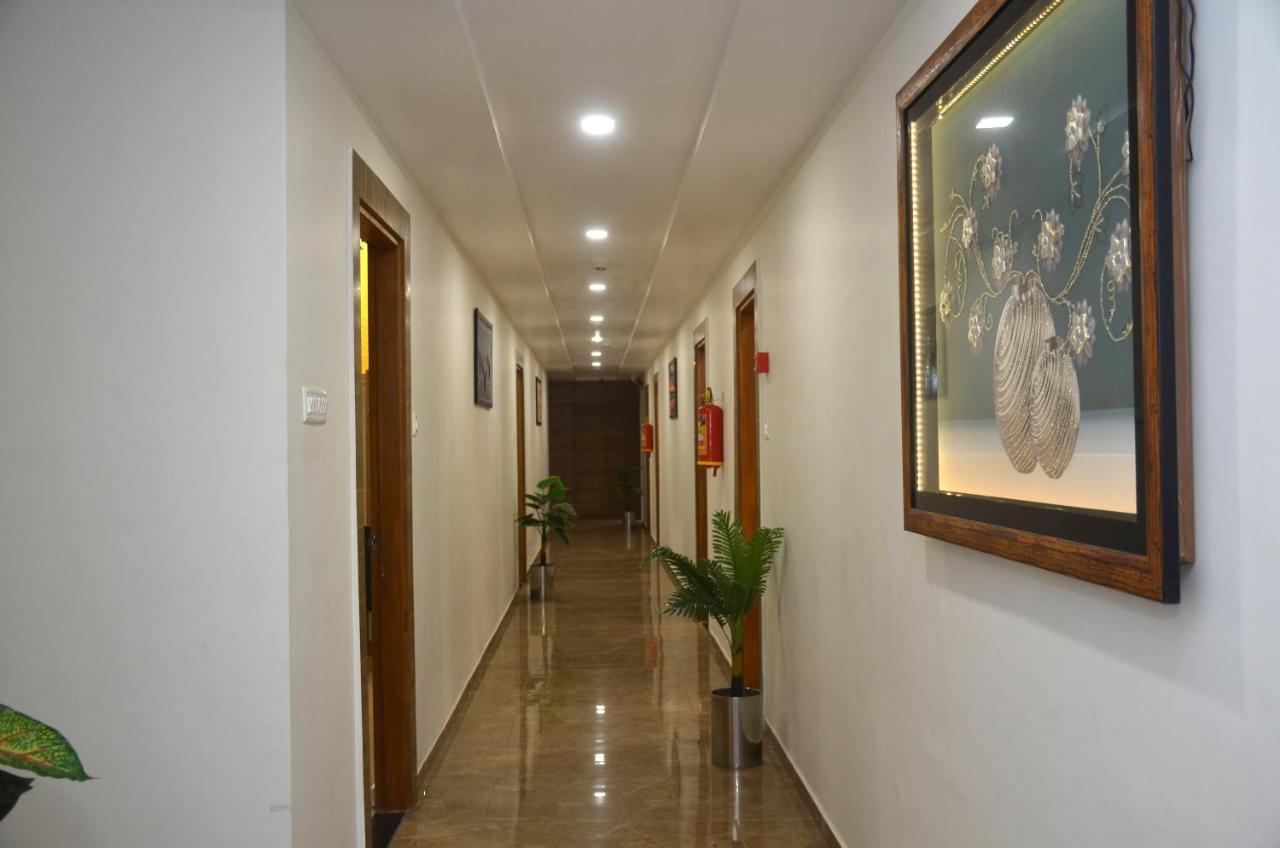 Hotel Newyork Inn Ānand Εξωτερικό φωτογραφία