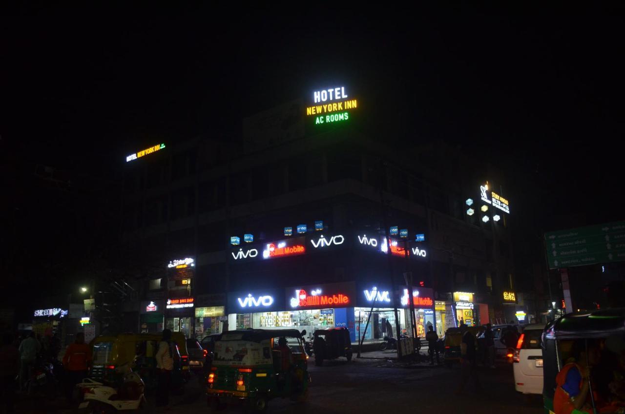 Hotel Newyork Inn Ānand Εξωτερικό φωτογραφία