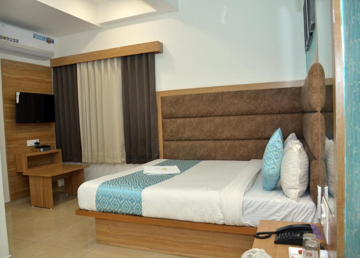 Hotel Newyork Inn Ānand Εξωτερικό φωτογραφία